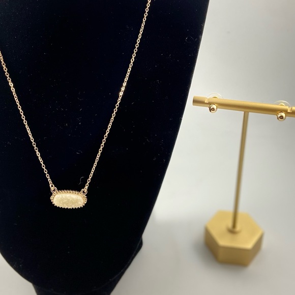 Druzy Gemstone Necklace with Earrings - Picture 3 of 4